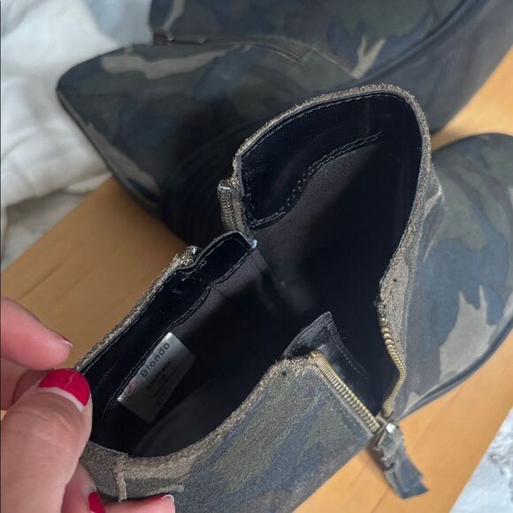 Blondo Women’s Waterproof Camouflage Booties Size 9 - Picture 12 of 12